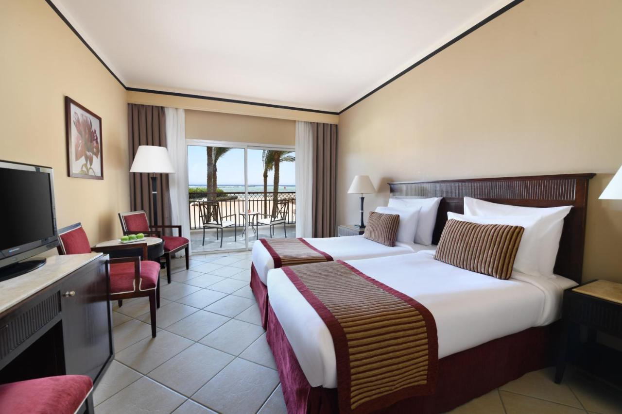Jaz Mirabel Resort Sharm el-Sheikh Exteriör bild A room at the Hilton Sharm El Sheikh