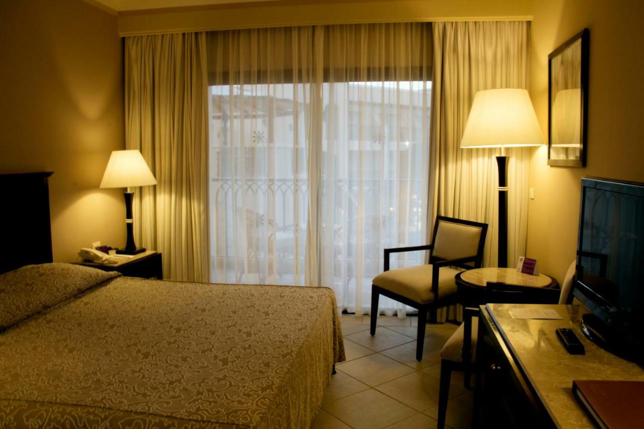 Jaz Mirabel Resort Sharm el-Sheikh Exteriör bild A room at the hotel